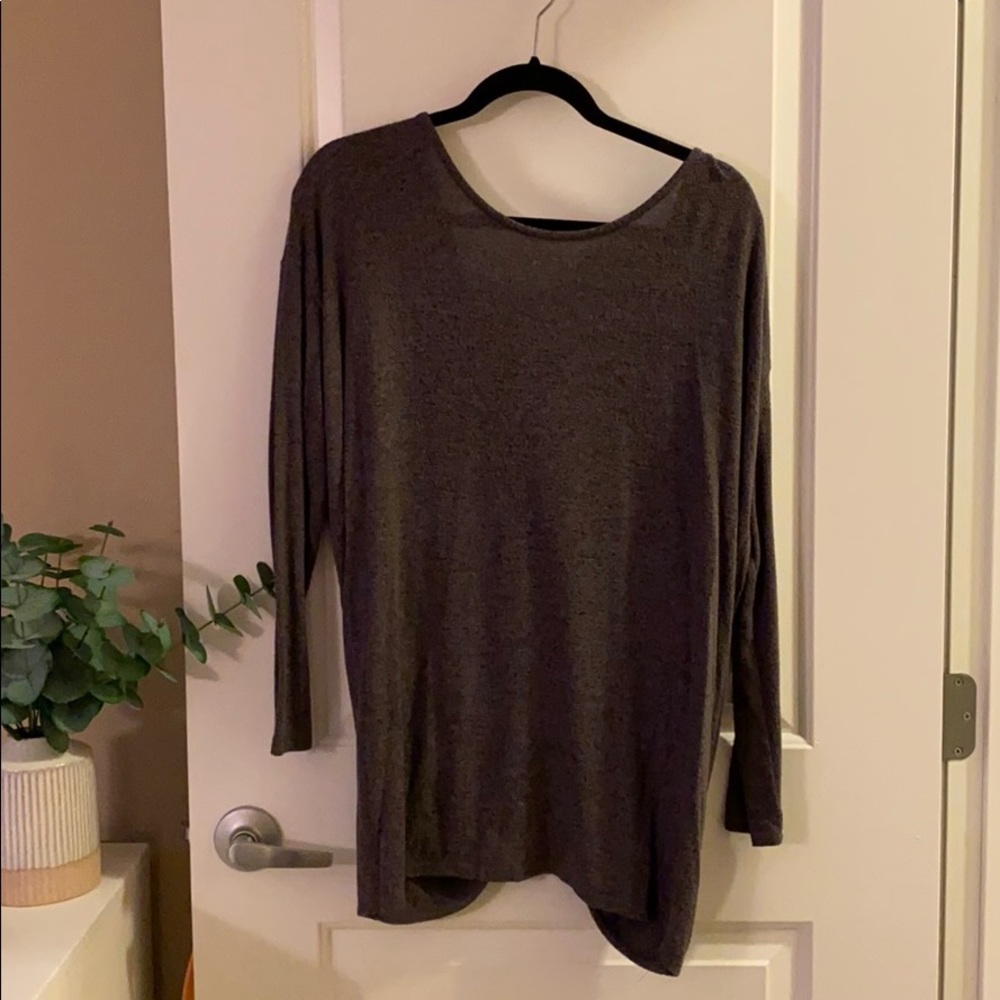 Low cut back sweater